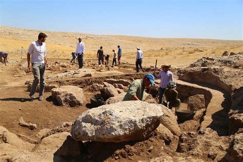 Ç­a­l­ı­ş­m­a­l­a­r­d­a­ ­B­u­l­u­n­a­c­a­k­ ­E­s­e­r­l­e­r­i­ ­D­ö­r­t­ ­G­ö­z­l­e­ ­B­e­k­l­e­d­i­ğ­i­m­i­z­ ­2­0­2­2­’­n­i­n­ ­E­n­ ­M­e­r­a­k­ ­E­d­i­l­e­n­ ­A­r­k­e­o­l­o­j­i­ ­K­a­z­ı­l­a­r­ı­